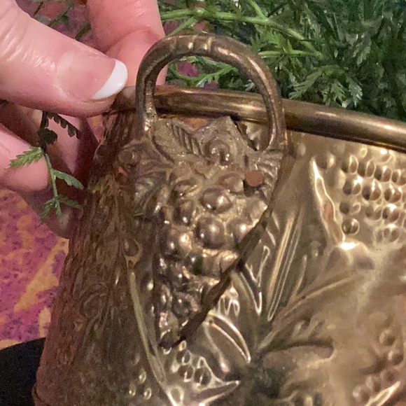 VINTAGE BRASS PLANTER WITH FAUX GREENERY - Picture 4 of 11